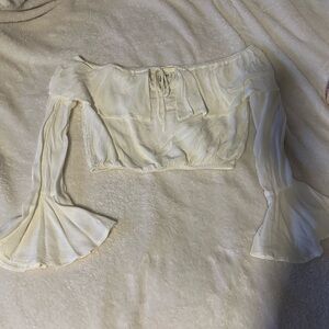 off the sholder top🤍